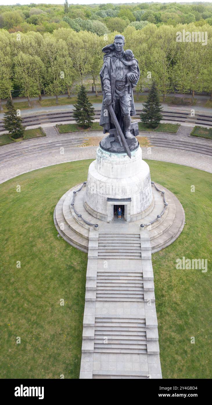 Aerial view of Soviet War Memorial in the Treptower Park in Berlin, Germany Stock Photo