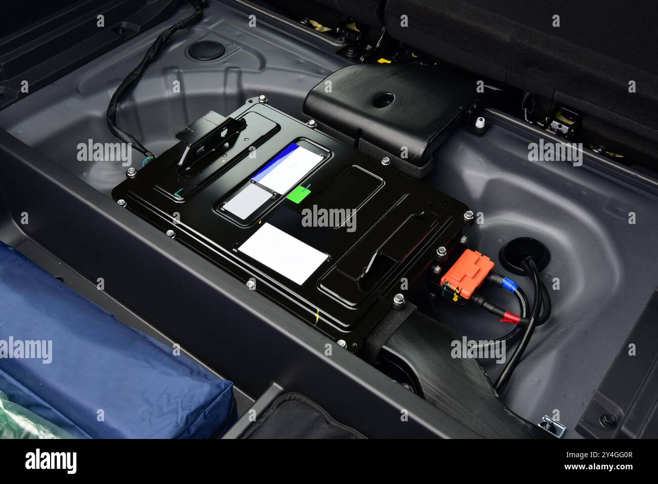 Hybrid vehicle battery pack hi-res stock photography and images - Alamy