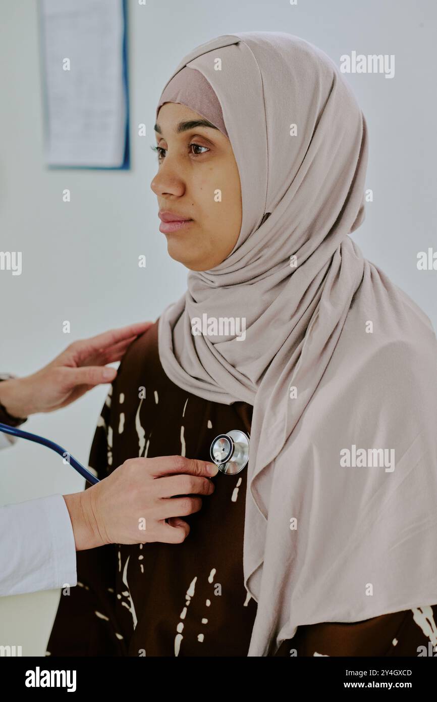 Doctor nurse using stethoscope hi-res stock photography and images - Alamy