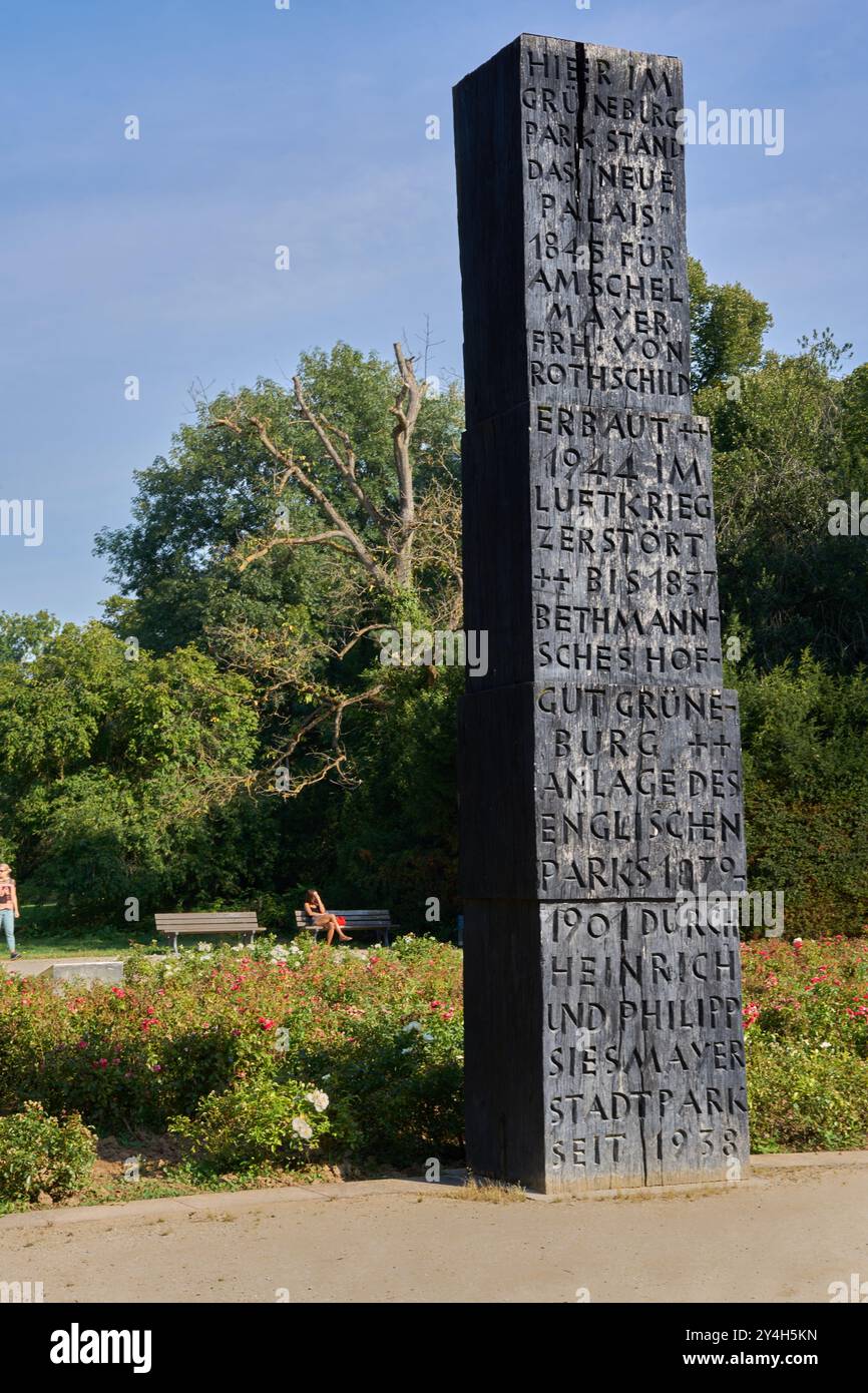 Mahnmal für die Familie Rothschild am einstigen Palais Grüneburg, Stele, Grüneburgpark, Westend, Frankfurt Stock Photo