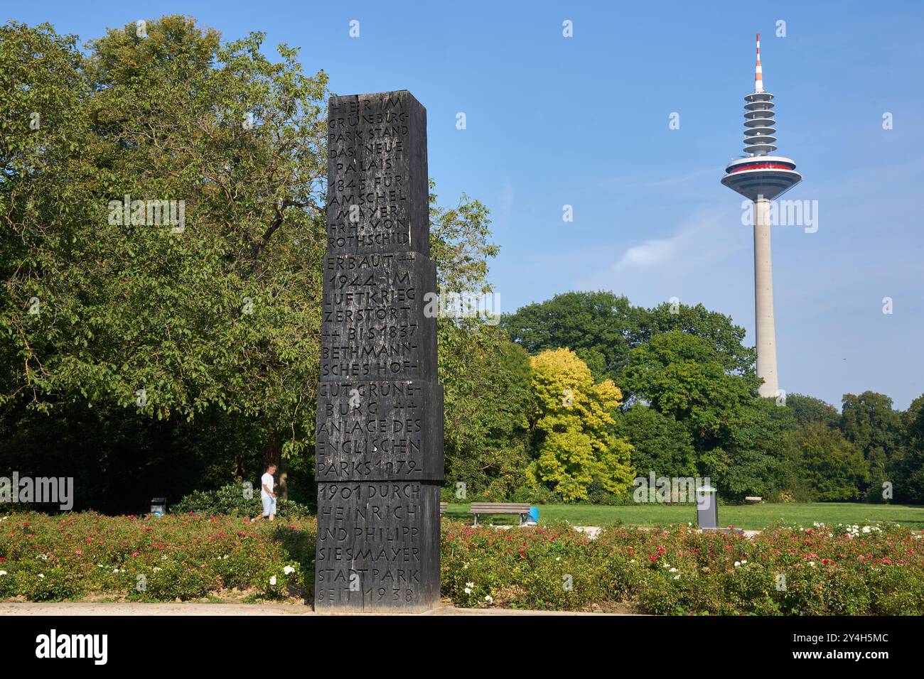 Mahnmal für die Familie Rothschild am einstigen Palais Grüneburg, Stele, Grüneburgpark, Westend, Frankfurt Stock Photo