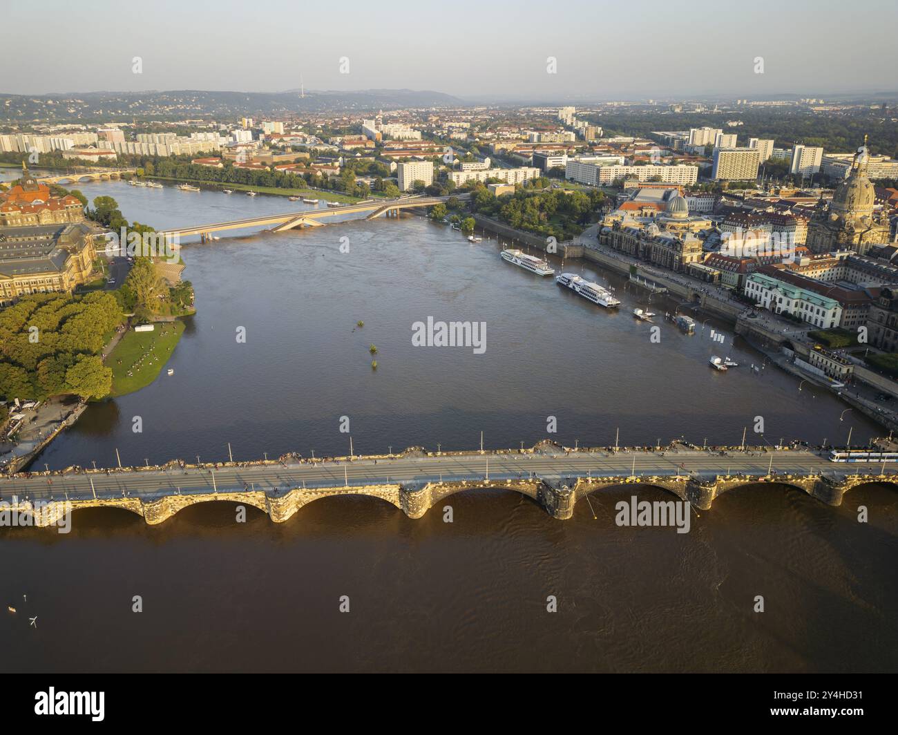A section of the Carola Bridge has collapsed for unknown reasons. Over ...