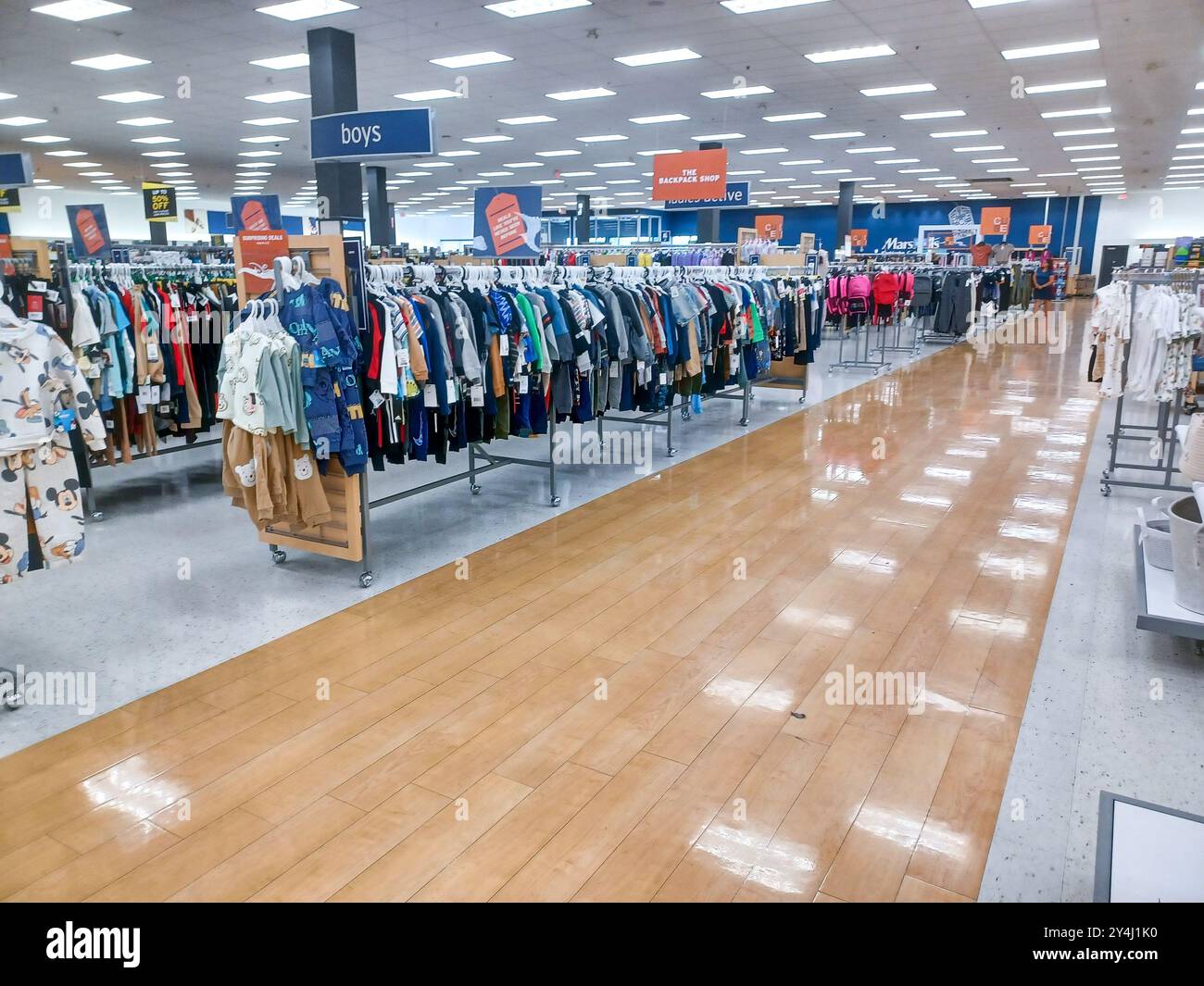 Clothing marshalls shopping store hi res stock photography and images Alamy