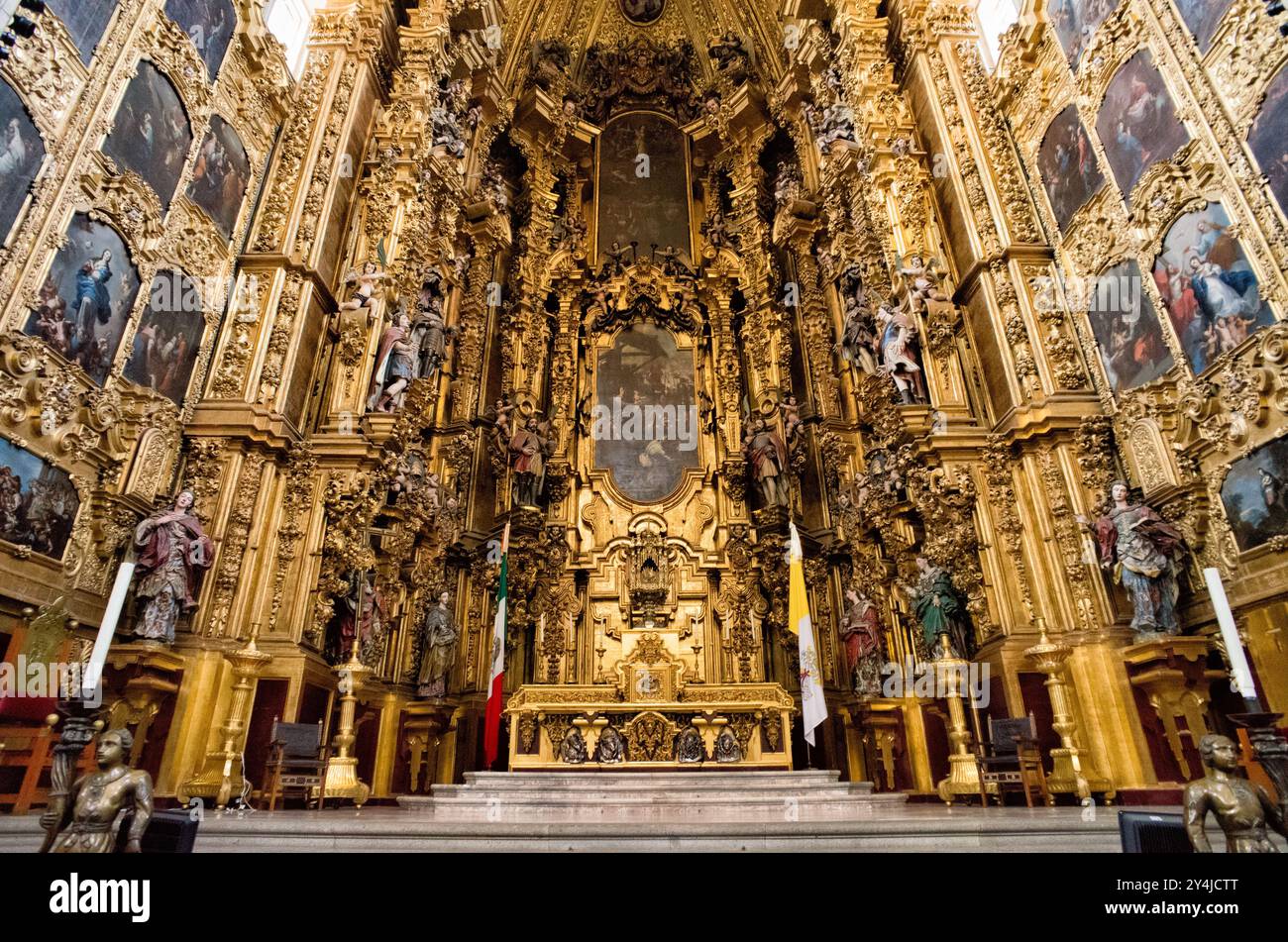 Altar de los Reyes Metropolitan Cathedral Mexico City // MEXICO CITY ...