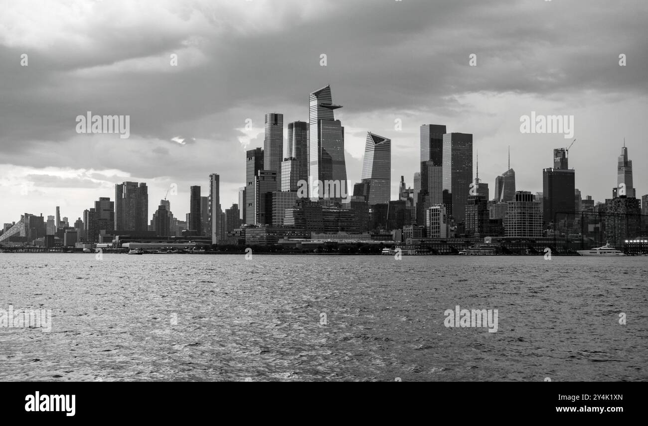 view of midtown manhattan frm weehawken waterfront (hudson river west new york city skyline skyscrapers sightseeing travel tourism destination) nyc dr Stock Photo