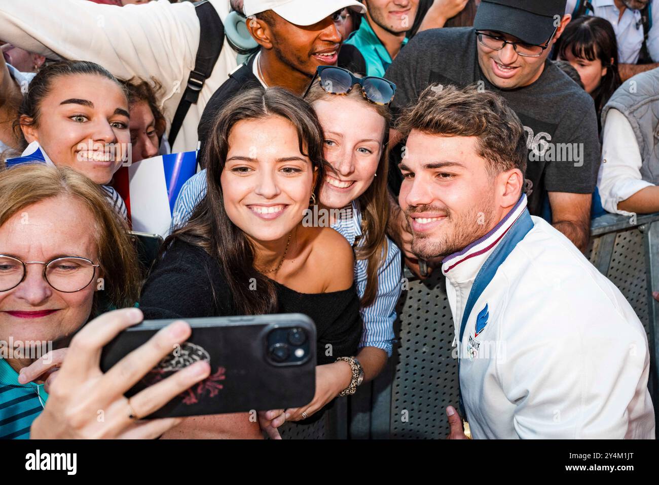 Selfie with Antoine Dupont, French rugby player. Ceremony welcoming the ...