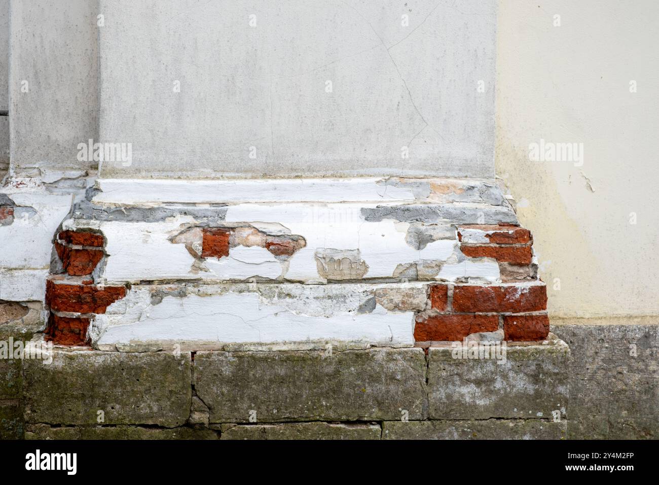 Fragmented Columns Column fragment hi-res stock photography and images - Alamy