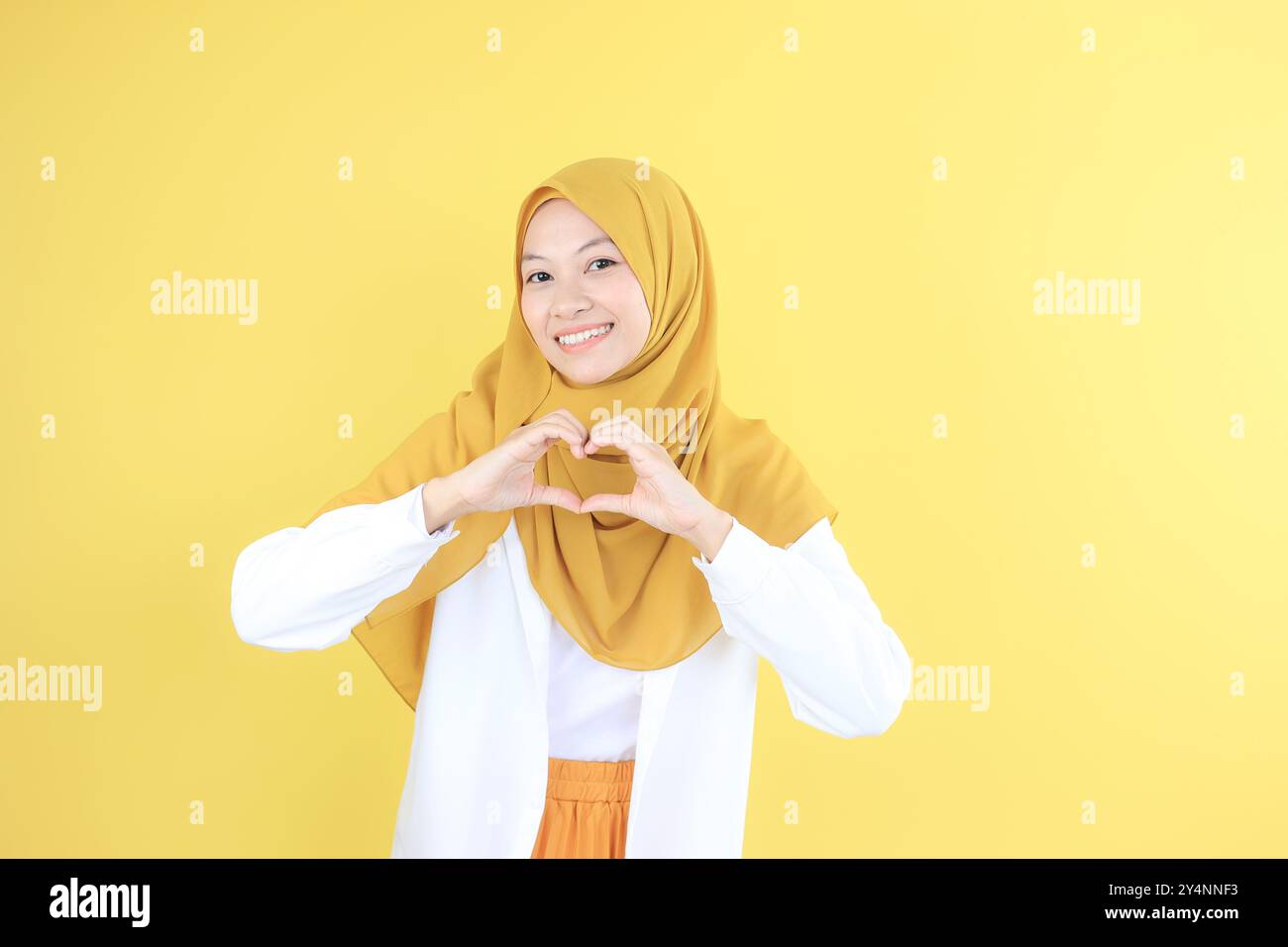 Hijab fashion hi res stock photography and images Alamy