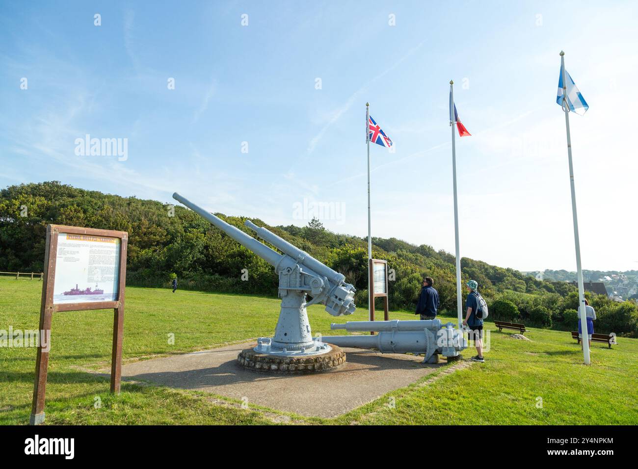 World War Two memorial with 100mm-guns from the French armoured cargo boat P21 Le Cerons at Veules-les-Roses, Normandy, France Stock Photo