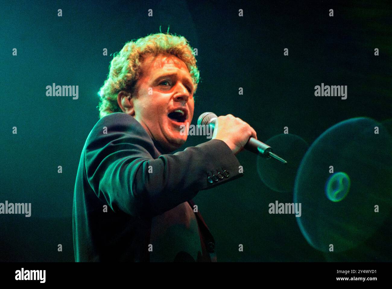 michael-ball-phantom-of-the-opera-hi-res-stock-photography-and-images