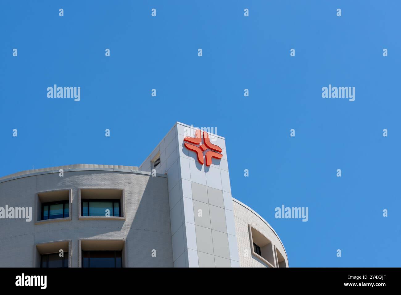 HCA Houston Healthcare logo on top of the building at HCA Houston Healthcare Medical Center on Hermann Dr in Houston Stock Photo