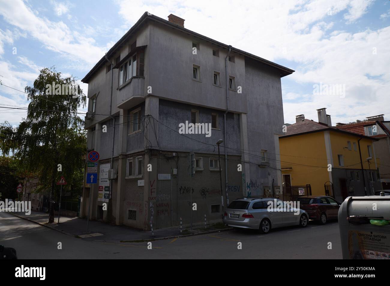 Showcasing distinct lines hi-res stock photography and images - Alamy