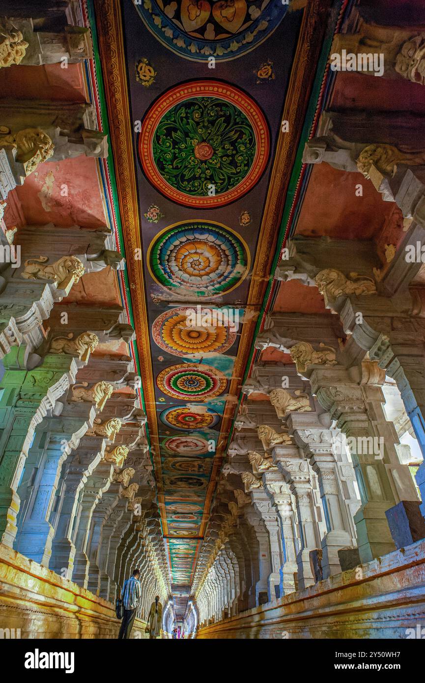 08 22 2009 The magnificent corridors and massive sculptured pillars of ...