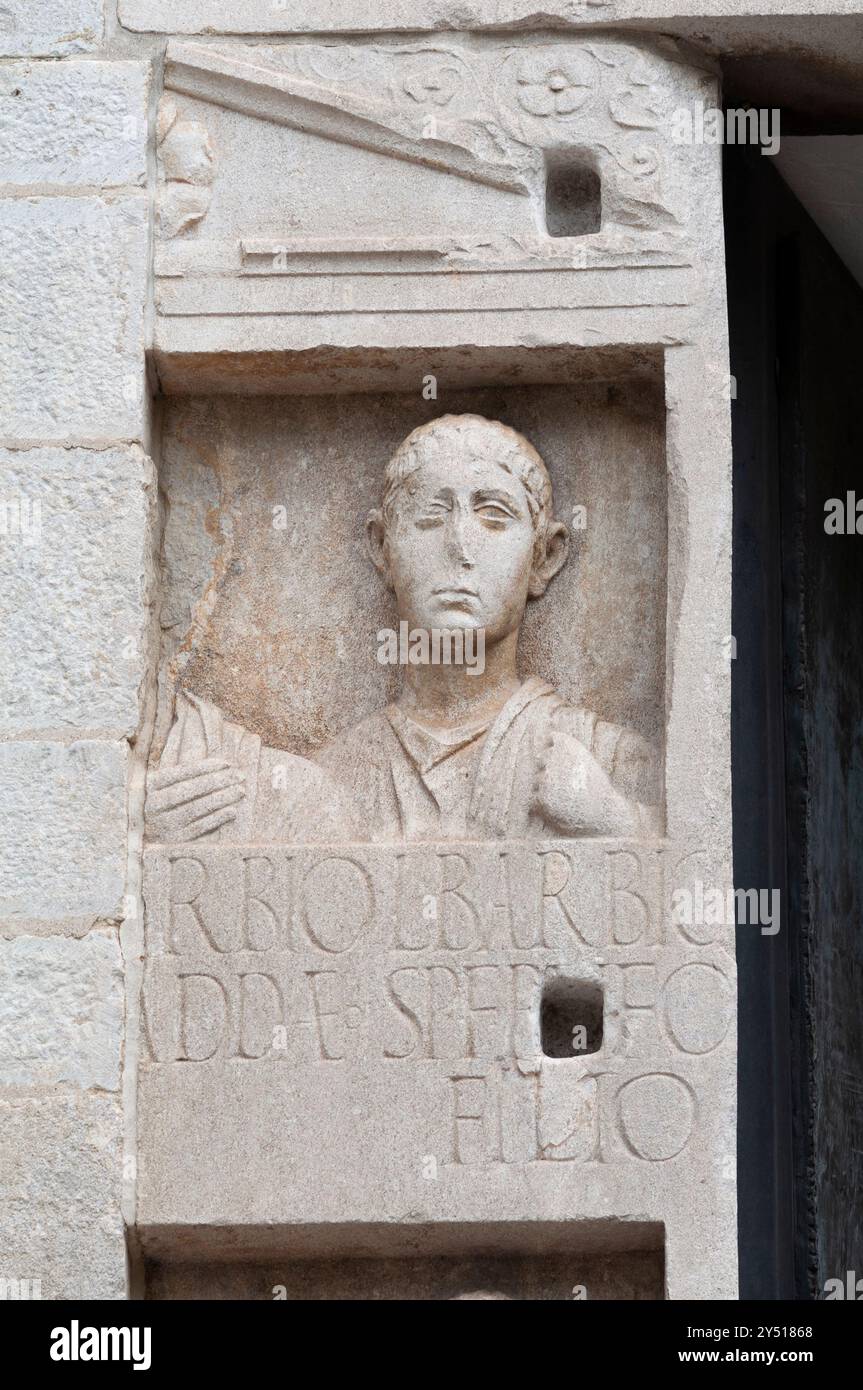 Italy, Friuli Venezia Giulia, Trieste, San Giusto Cathedral, Detail Facade, Busts of Roman Age Stock Photo