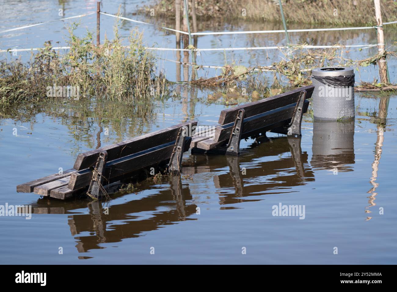 Continuous benches hi-res stock photography and images - Alamy