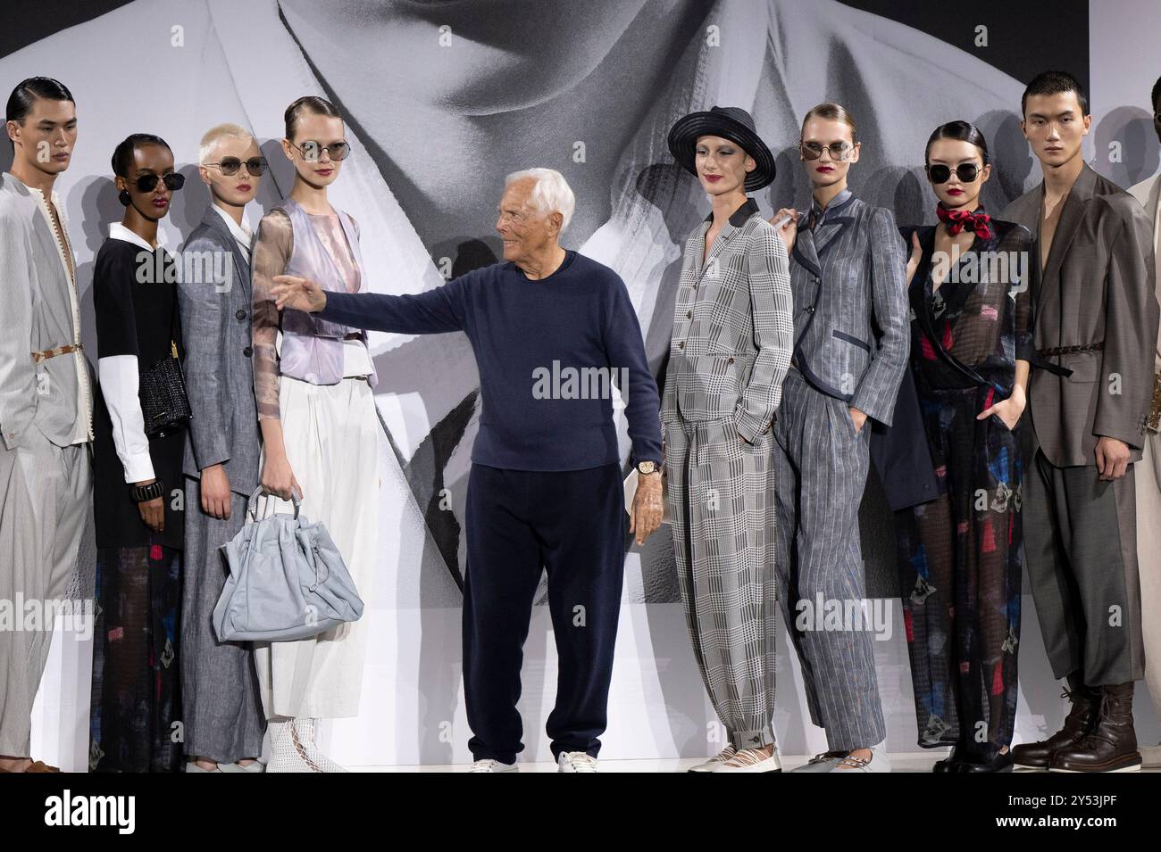 Giorgio armani festival walk online