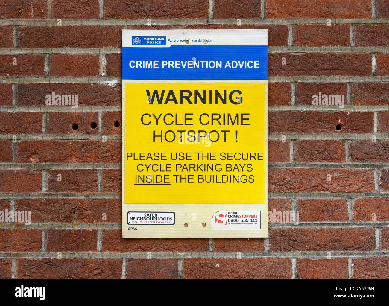 London, UK. Crime Prevention Advice sign at the London School of Economics Cycle Crime Hotspot Stock Photo