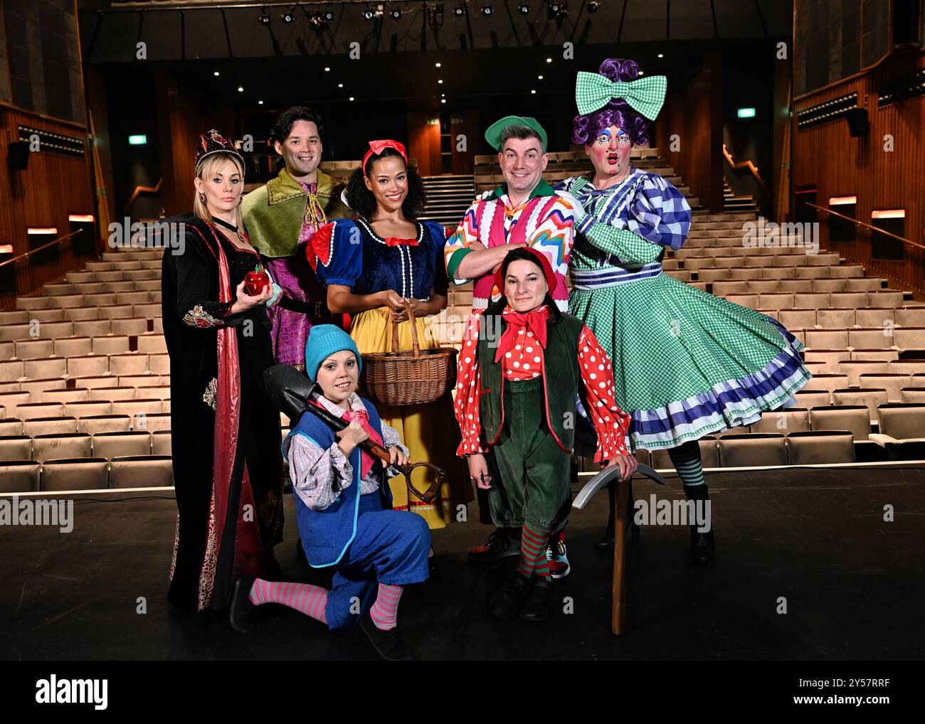 Mia overfield hires stock photography and images Alamy