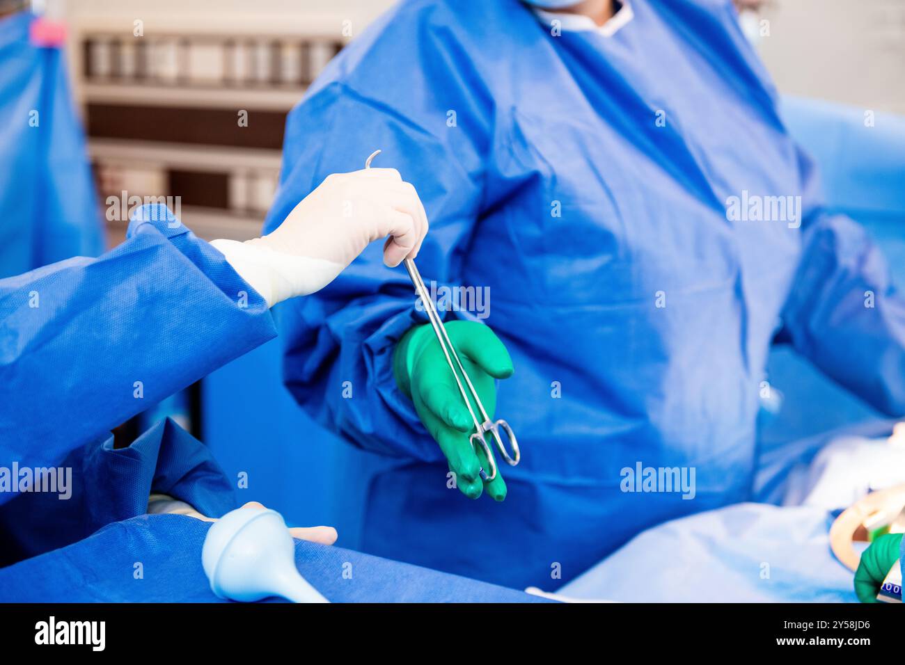 Various surgical tools in an operating room Stock Photo - Alamy