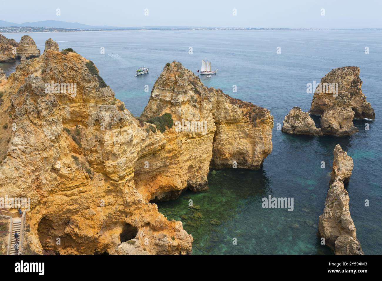 Rugged coastal cliffs rise hi-res stock photography and images - Alamy