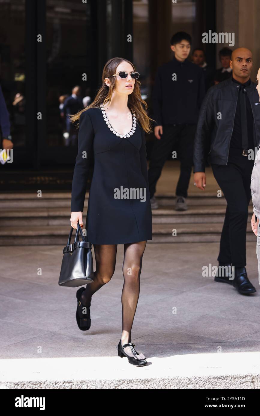 Milan, Maya Thurman Hawke - Celebrity sightings during Milan Women's Fashion Week: Spring/Summer 2025. In the photo: Maya Thurman Hawke exits the Palazzo Parigi hotel to head to the Prada show Stock Photo