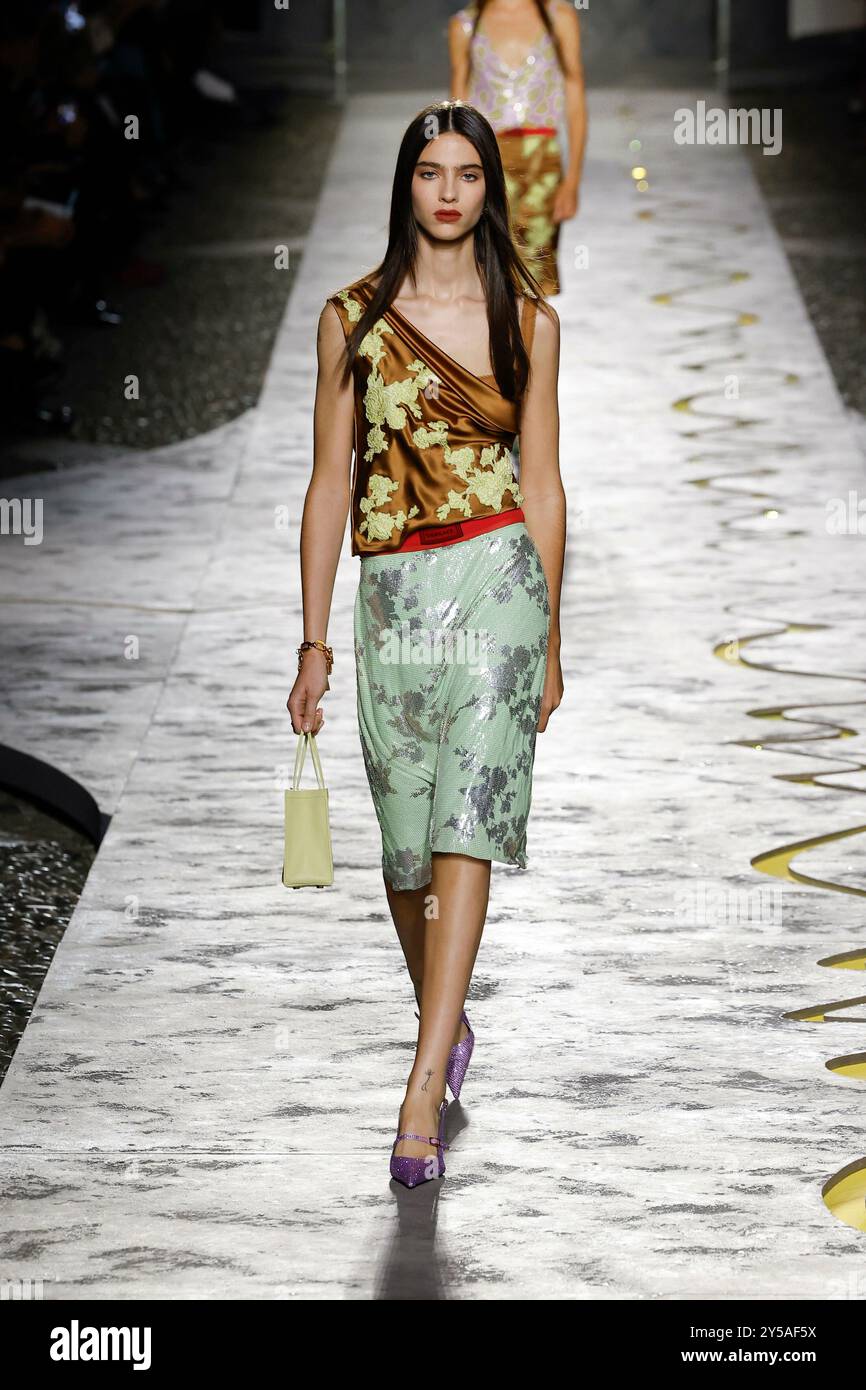 Milan, Italien. 20th Sep, 2024. VERSACE Spring/Summer 2025 Runway ...