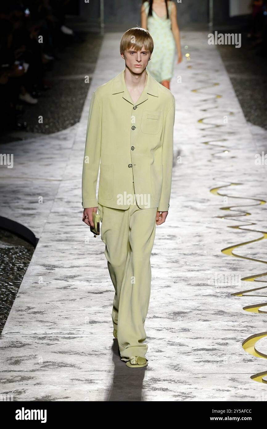 Milan, Italien. 20th Sep, 2024. VERSACE Spring/Summer 2025 Runway ...