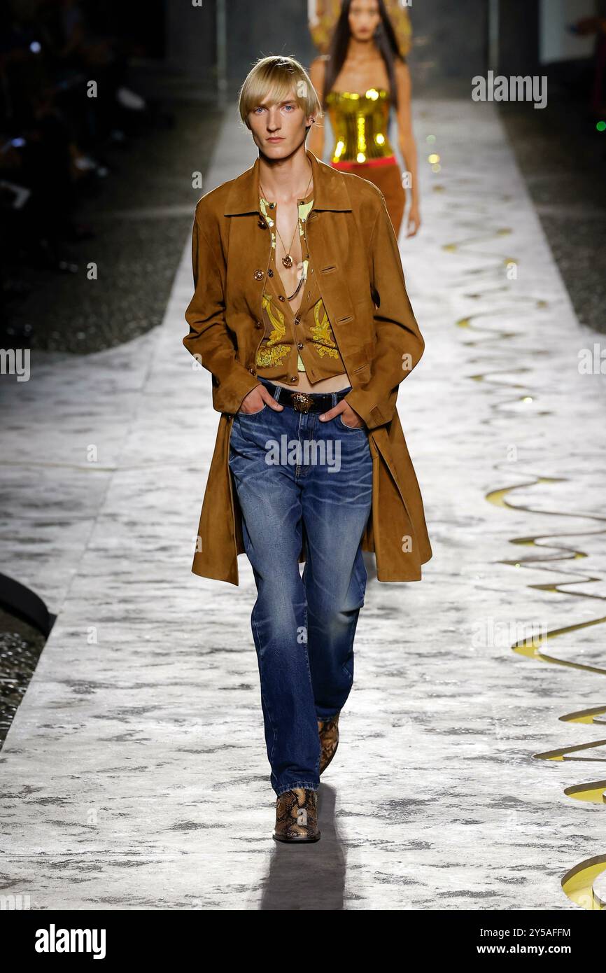 Milan, Italien. 20th Sep, 2024. VERSACE Spring/Summer 2025 Runway ...