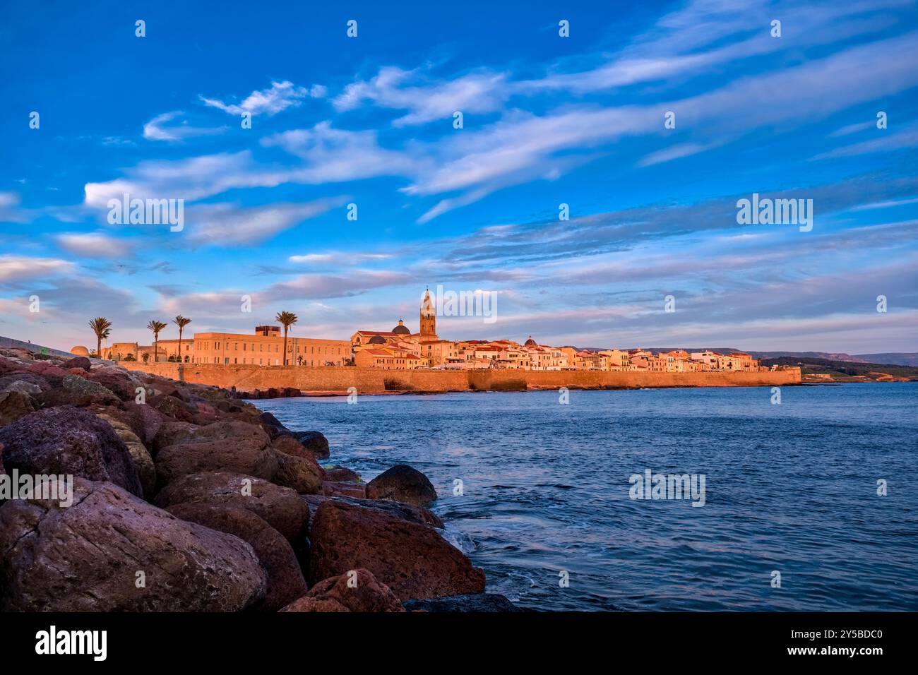 the-old-town-centre-of-alghero-with-the-cattedrale-di-santa-maria