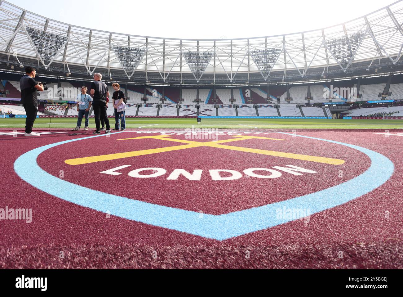 London, UK. 21st Sep, 2024. V at the West Ham United v Chelsea EPL match, at the London Stadium, London, UK on 21st September, 2024. Credit: Paul Marriott/Alamy Live News Stock Photo