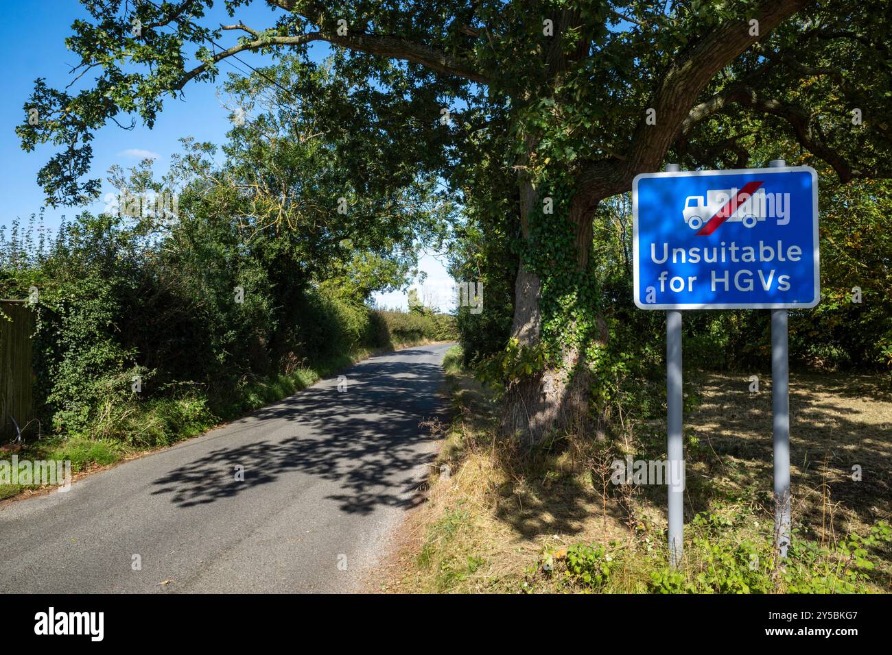 unsuitable for HGVs road sign Stock Photo