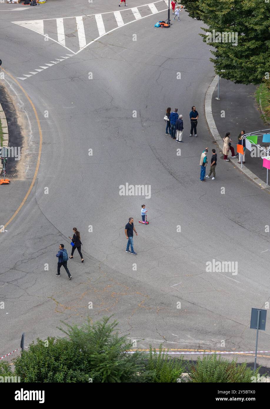 Milano, Italia. 21st Sep, 2024. Giornata Mondiale Senza Auto, 'No parking day' in Piazzale Libia - Milano, Italia - Sabato, 21 Settembre 2024 (foto Stefano Porta/LaPresse) World Car Free Day, 'Day without parking' in Piazzale Libia - Milan, Italy - Saturday, 21 September 2024 (photo Stefano Porta/LaPresse) Credit: LaPresse/Alamy Live News Stock Photo