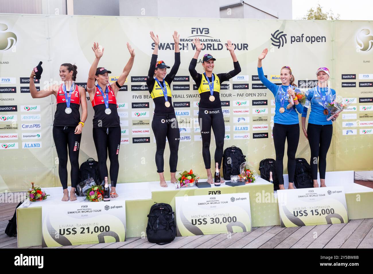Yellow Win Liliana fernandez steiner paula hi-res stock photography and images - Alamy