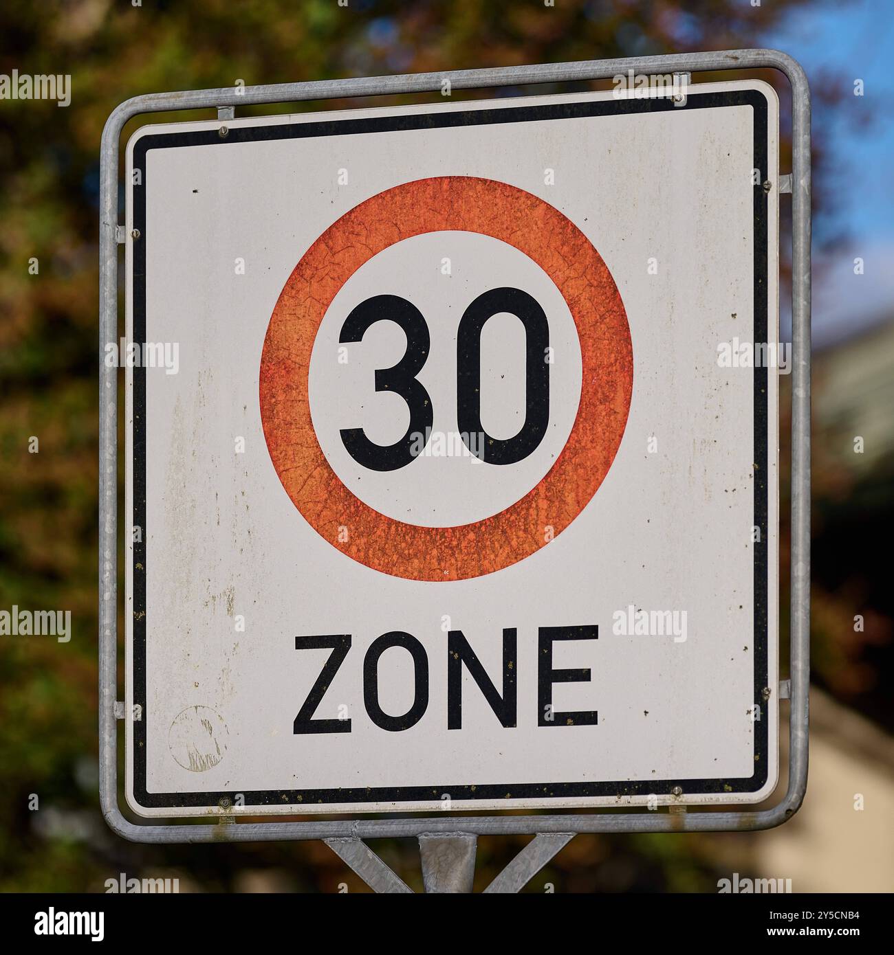 Spannende Schild Zone 30 Fotos