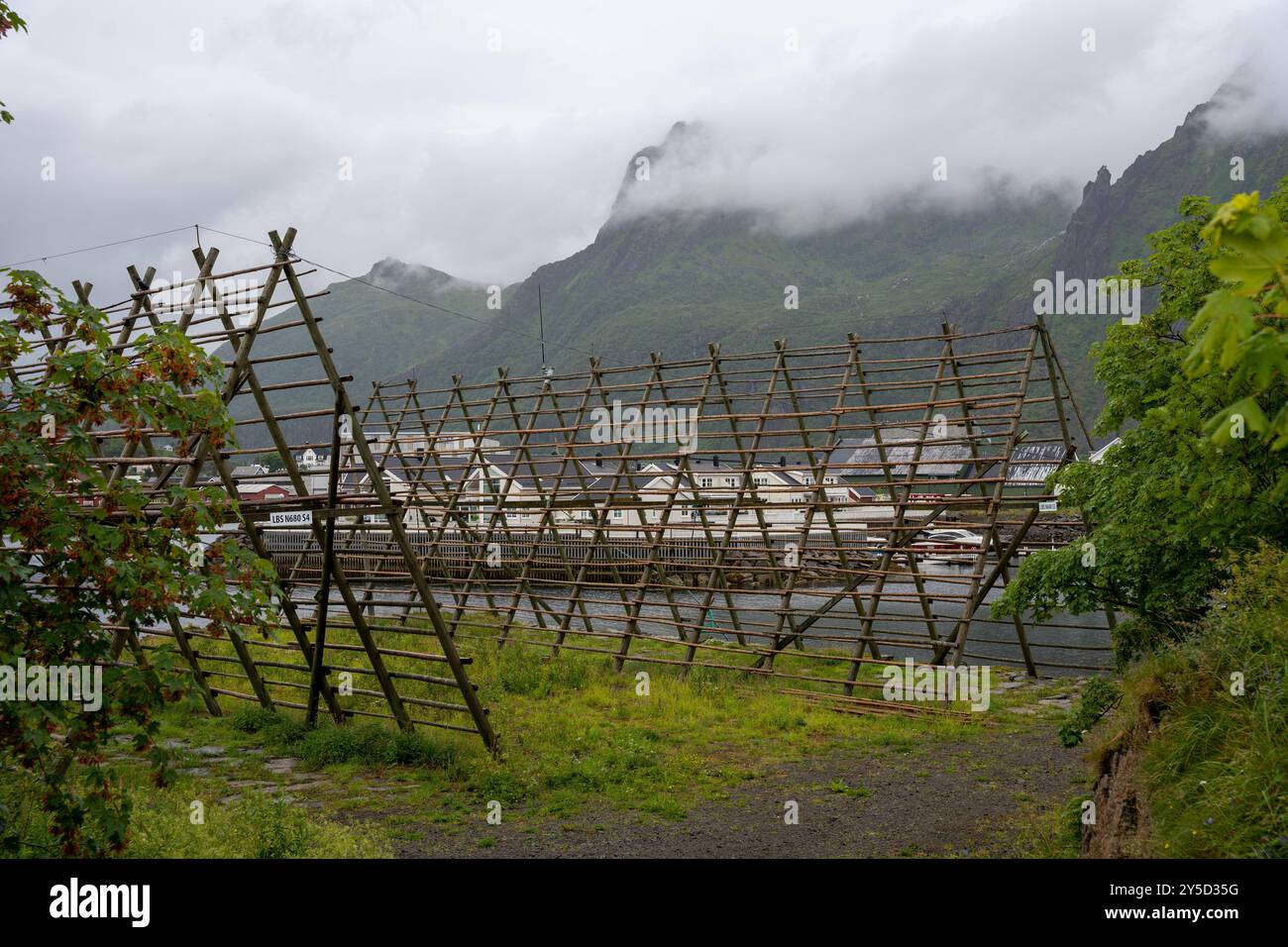 Empty fish racks hi-res stock photography and images - Alamy
