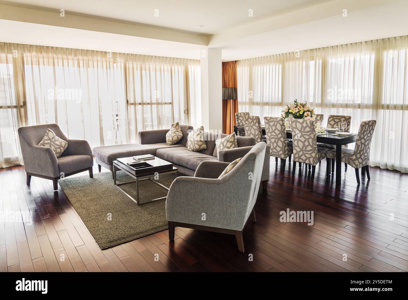 46 Stunning Luxury Penthouse Designs with Sky-High Style - Gourmet Penthouse Dining Area