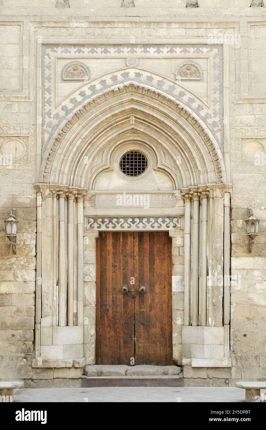 old-mosque-door-in-cairo-egypt-stock-photo-alamy