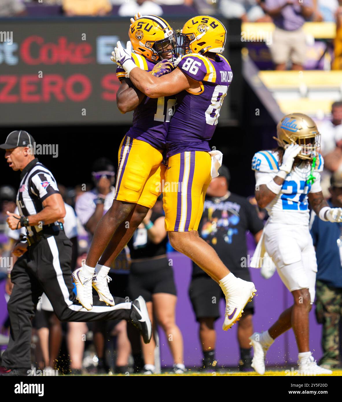 Baton Rouge, Louisiana, USA. 21st Sep, 2024. LSU wide receiver Kyle Parker (12) celebrate with LSU tight end Mason Taylor (86) after scoring a touchdown during an NCAA football game between the LSU Tigers and the UCLA Bruins on September 21, 2024 in Baton Rouge. LSU won, 34-17. (Credit Image: © Scott Coleman/ZUMA Press Wire) EDITORIAL USAGE ONLY! Not for Commercial USAGE! Stock Photo