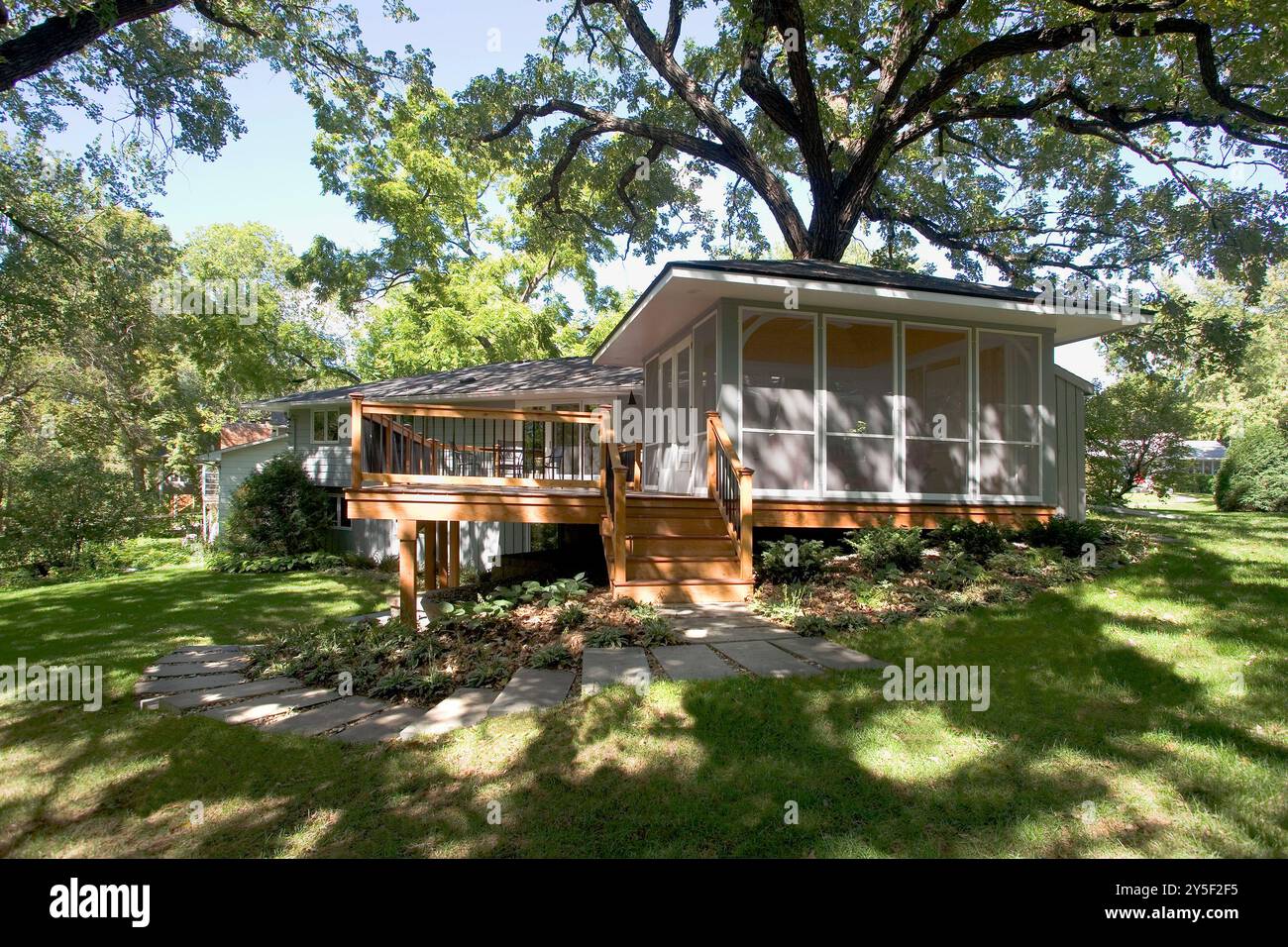 Screened porch deck hi-res stock photography and images - Alamy