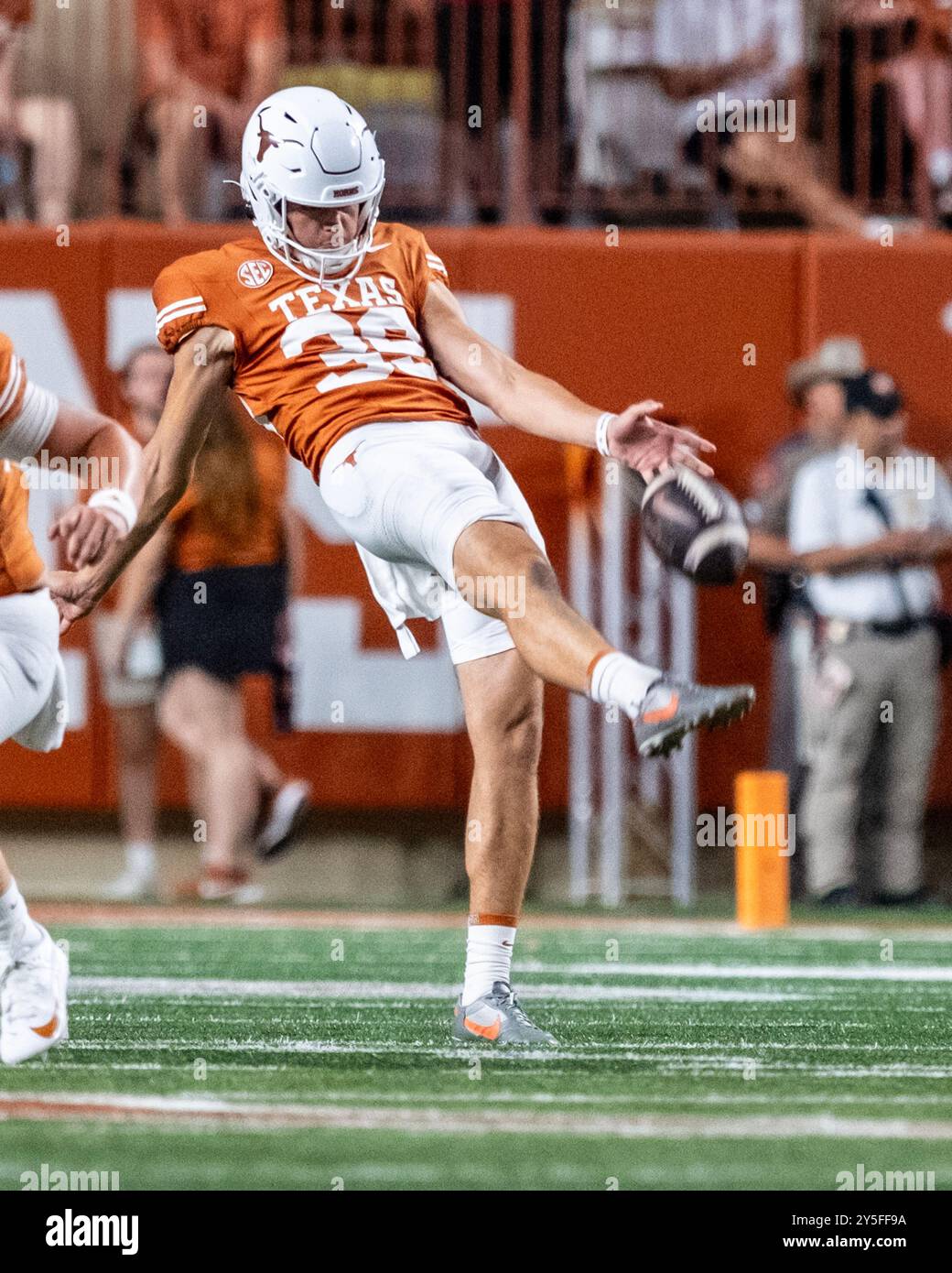 Sept 14, 2024. Michael Kern #39 of the Texas Longhorns in action vs the UL  Monroe Warhawks at DKR-Memorial Stadium. Texas defeats ULM 51-3 Stock Photo  - Alamy