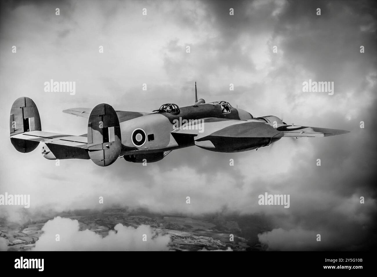Twin engine military transport hi-res stock photography and images - Alamy