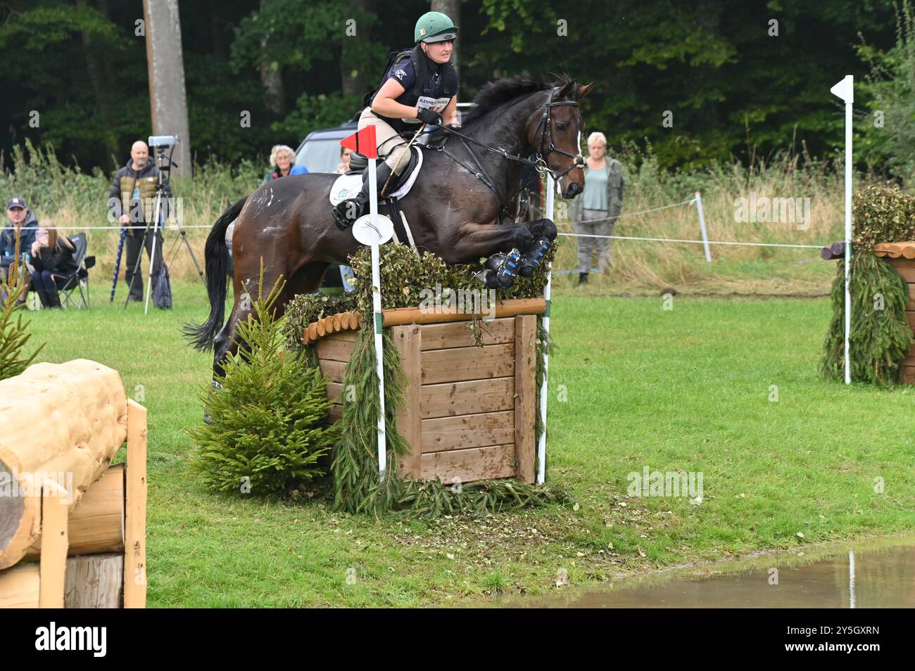 Alice Copithorne on Fort Arthur Little Dolly, cross country phase ofthe