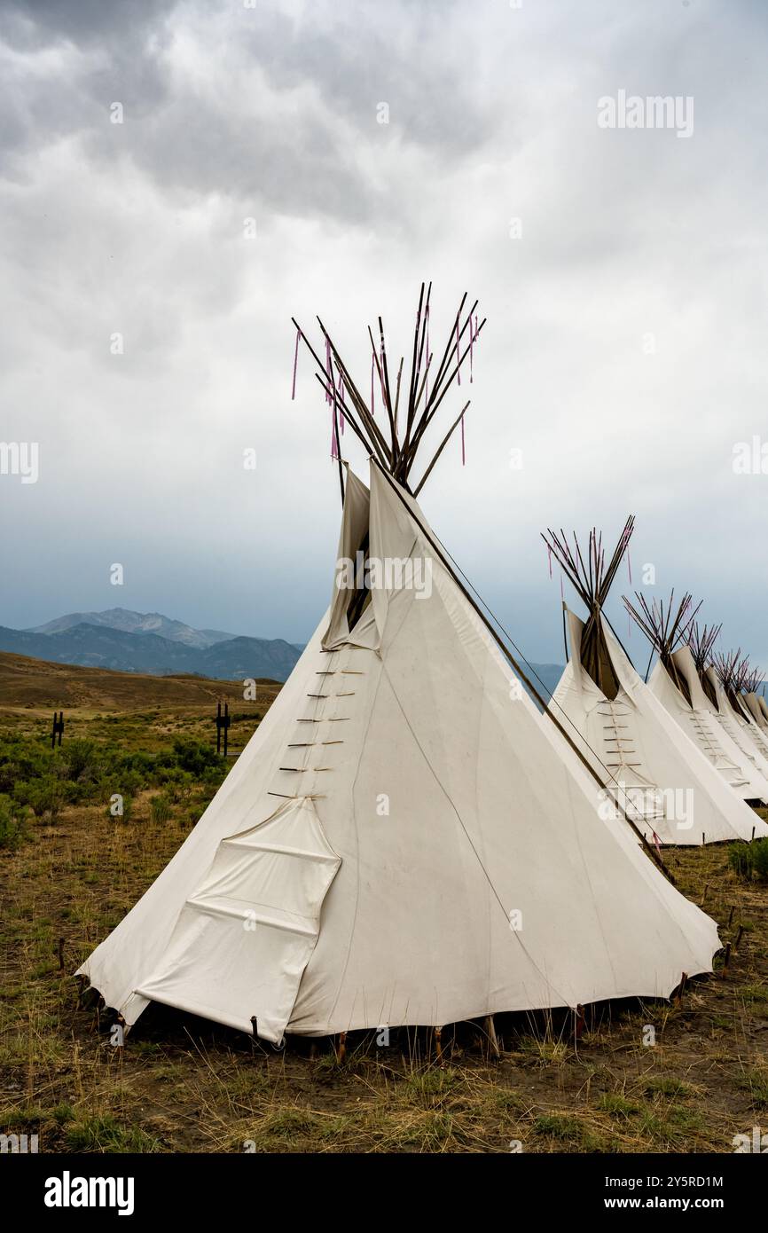 Native american teepee display hi-res stock photography and images - Alamy