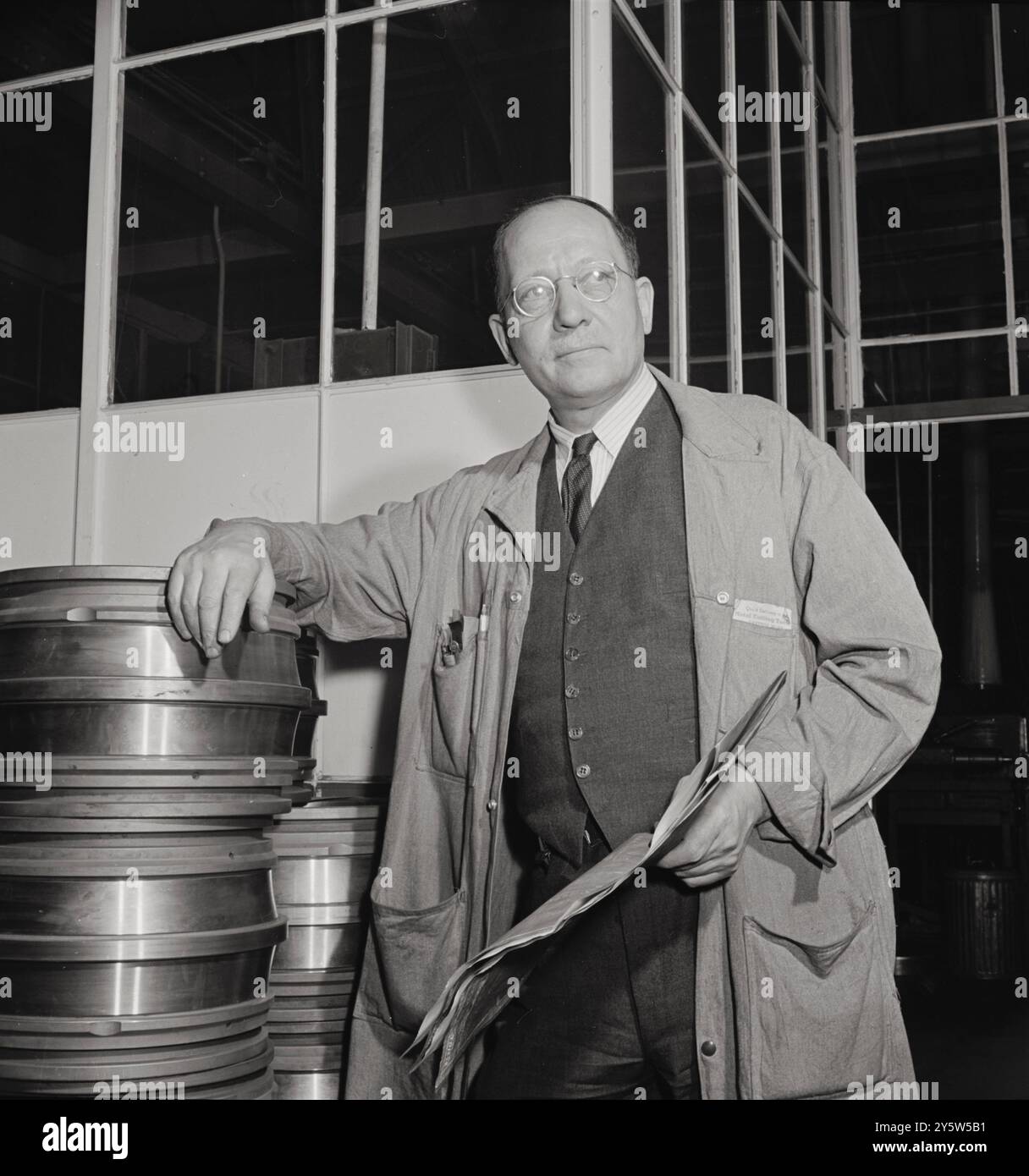 America of the 1940s. Swedish-American foreman of the SKF roller bearing factory. Philadelphia, Pennsylvania. Spring 1943 Stock Photo