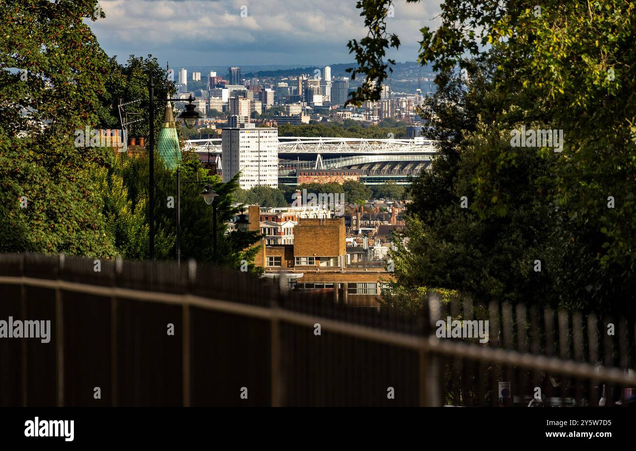 The emirates stadium view hi-res stock photography and images - Alamy