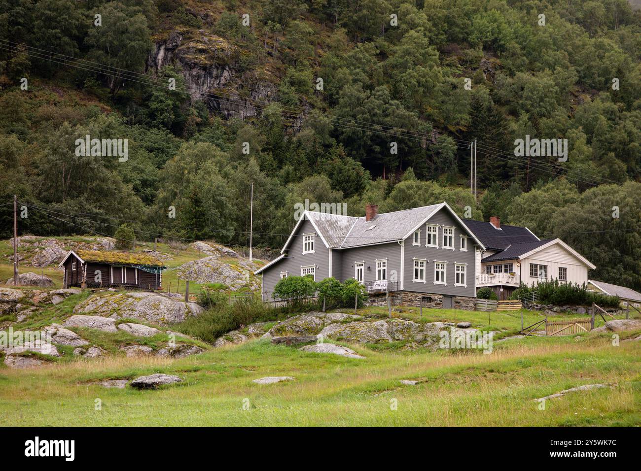 Traditional norwegian farmhouse hi-res stock photography and images - Alamy