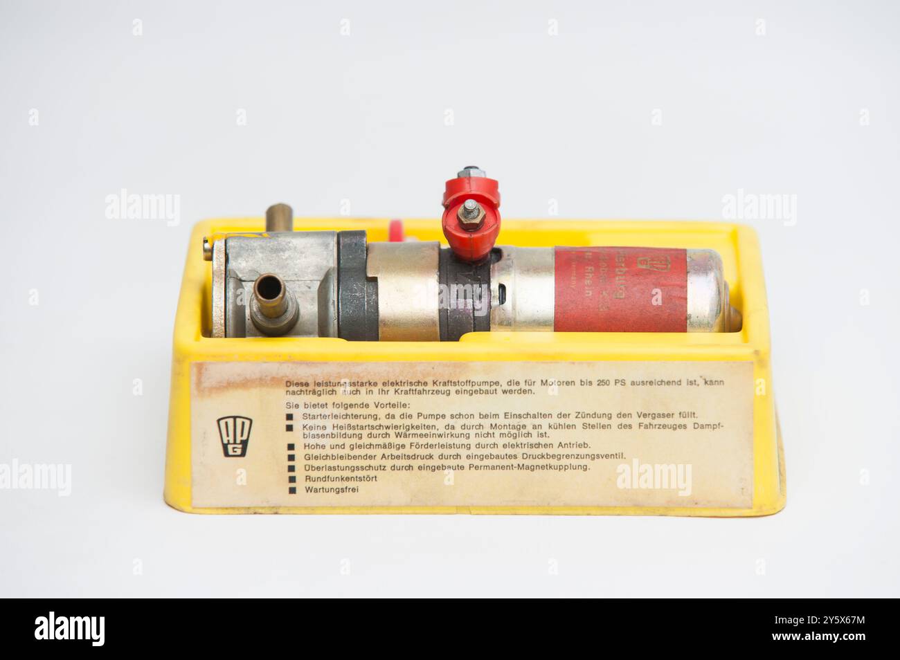 Kraftstoffpumpe mit original Verpackung Stock Photo