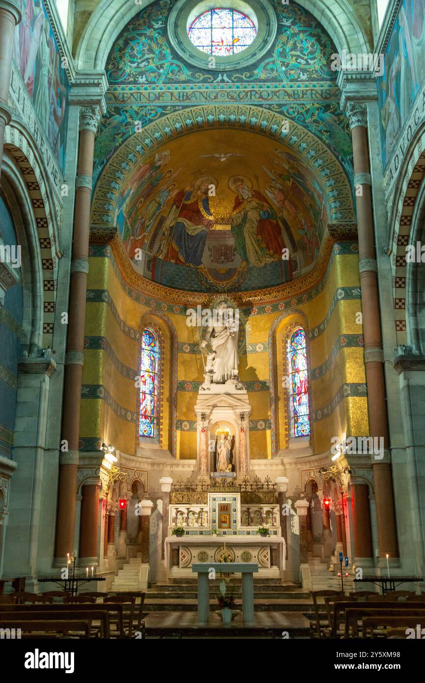 inside-the-basilica-of-our-lady-of-brebi-res-basilique-notre-dame-de