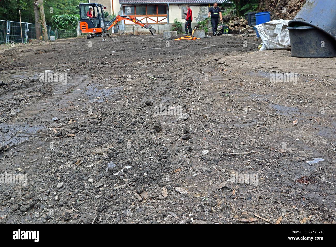 Garbage Leveled Eingeebnet hi-res stock photography and images - Alamy