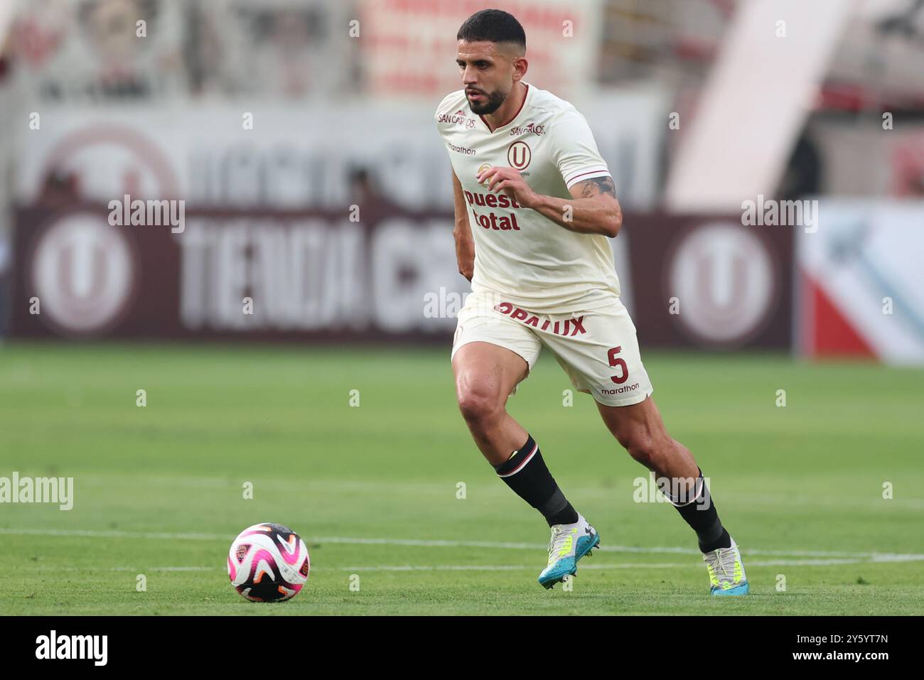 Liga de comercio hi-res stock photography and images - Page 2 - Alamy